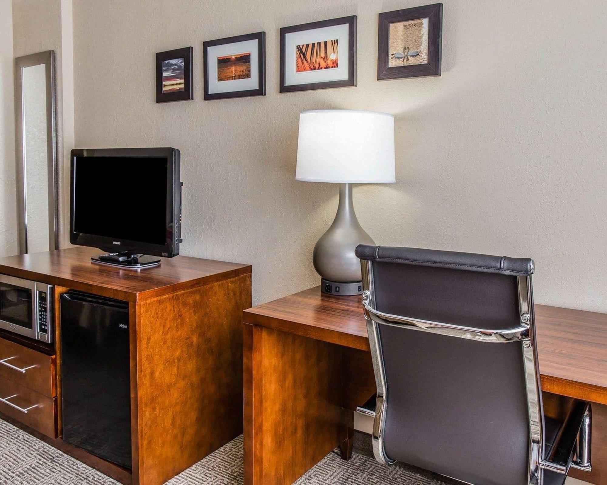 Comfort Inn & Suites Lakeland North I-4 Екстер'єр фото