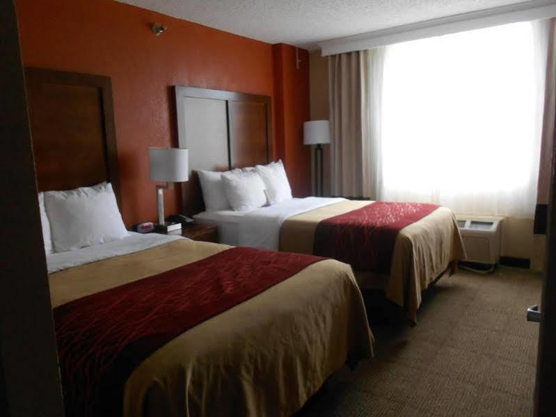 Comfort Inn & Suites Lakeland North I-4 Екстер'єр фото